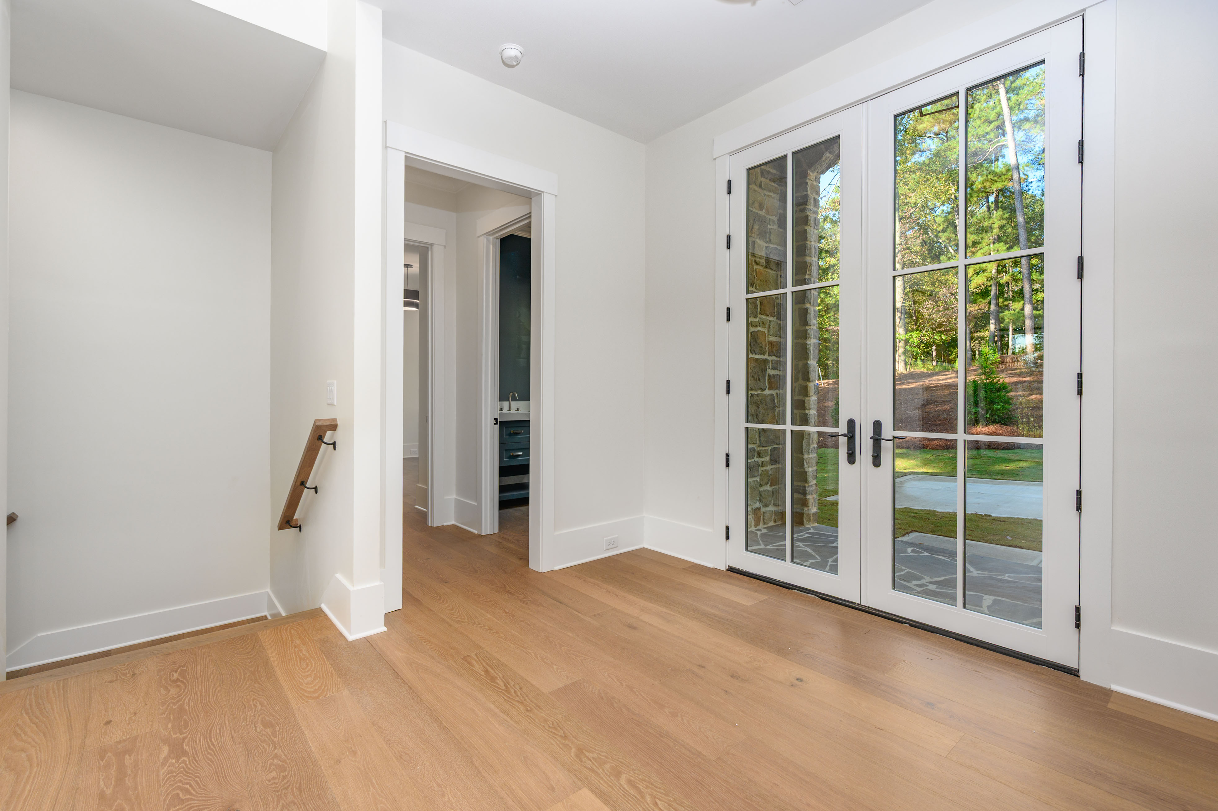 1050 Maple Ridge Way image 8